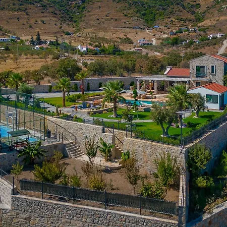 فيلة Pamira Mit Basketballplatz
