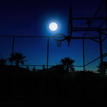 فيلة Pamira Mit Basketballplatz *