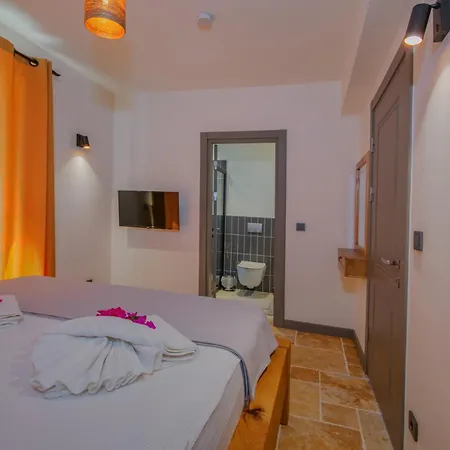 Pamira Mit Basketballplatz داتْشا